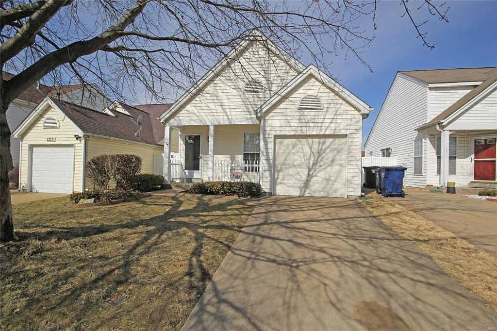 1217 Garden Village Dr photo 1