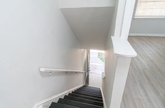 126 Yorke St — Photo 8