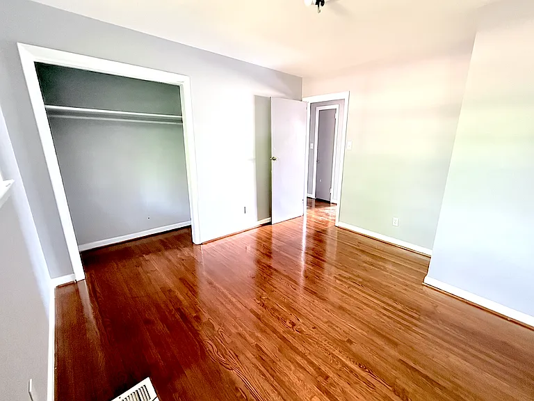 1221 Maple St — Photo 17