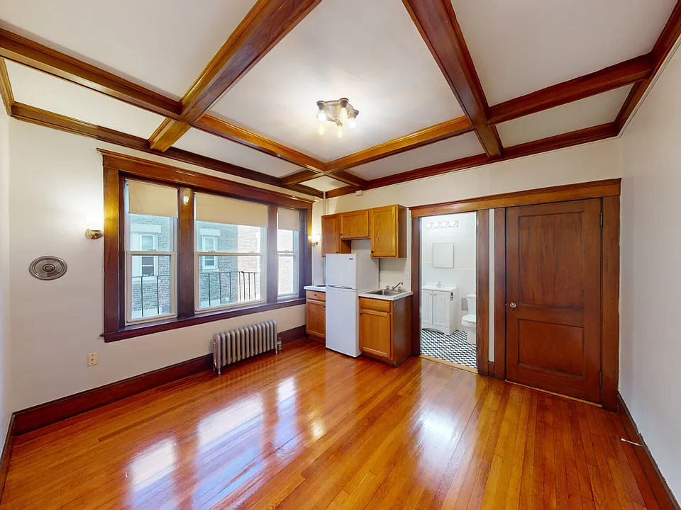 Building Photo 4