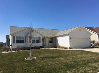 1821 Quail Run Ln, Cedar Falls, IA 50613