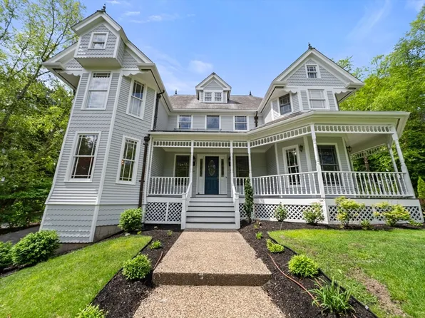 49 Longfellow Rd, Wellesley, MA 02481