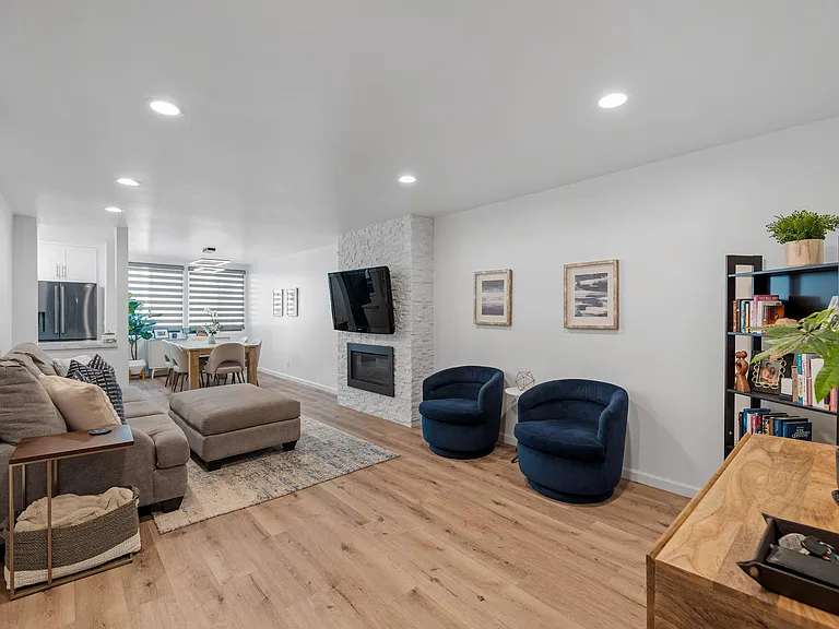 10209 Summertime Ln — Photo 1