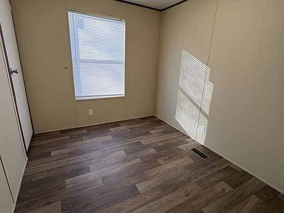 2nd image of 24 Imperial Valley Dr