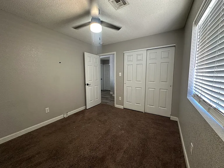 4126 S Cedar Ave — Photo 17