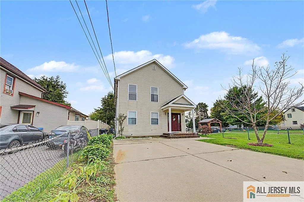 3 bed, 2.5 bath, 2976 sqft, $3,750 — Photo 3