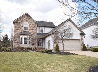 803 Lost Pond Pkwy, Chardon, OH 44024
