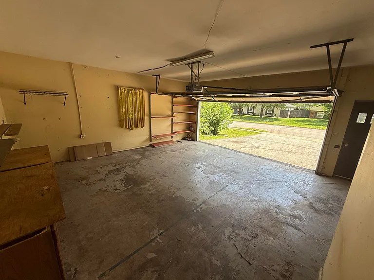 2266 Alexandria Dr — Photo 14