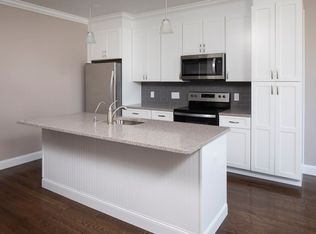 North Washington Square @ Hickory: In-Unit Washer & Dryer, Cold Water, Fitness Center, Sauna, Bar..., Bergenfield, NJ 07621