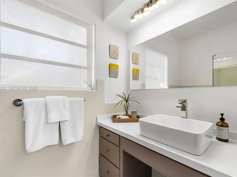 365 N Shore Dr — Photo 36