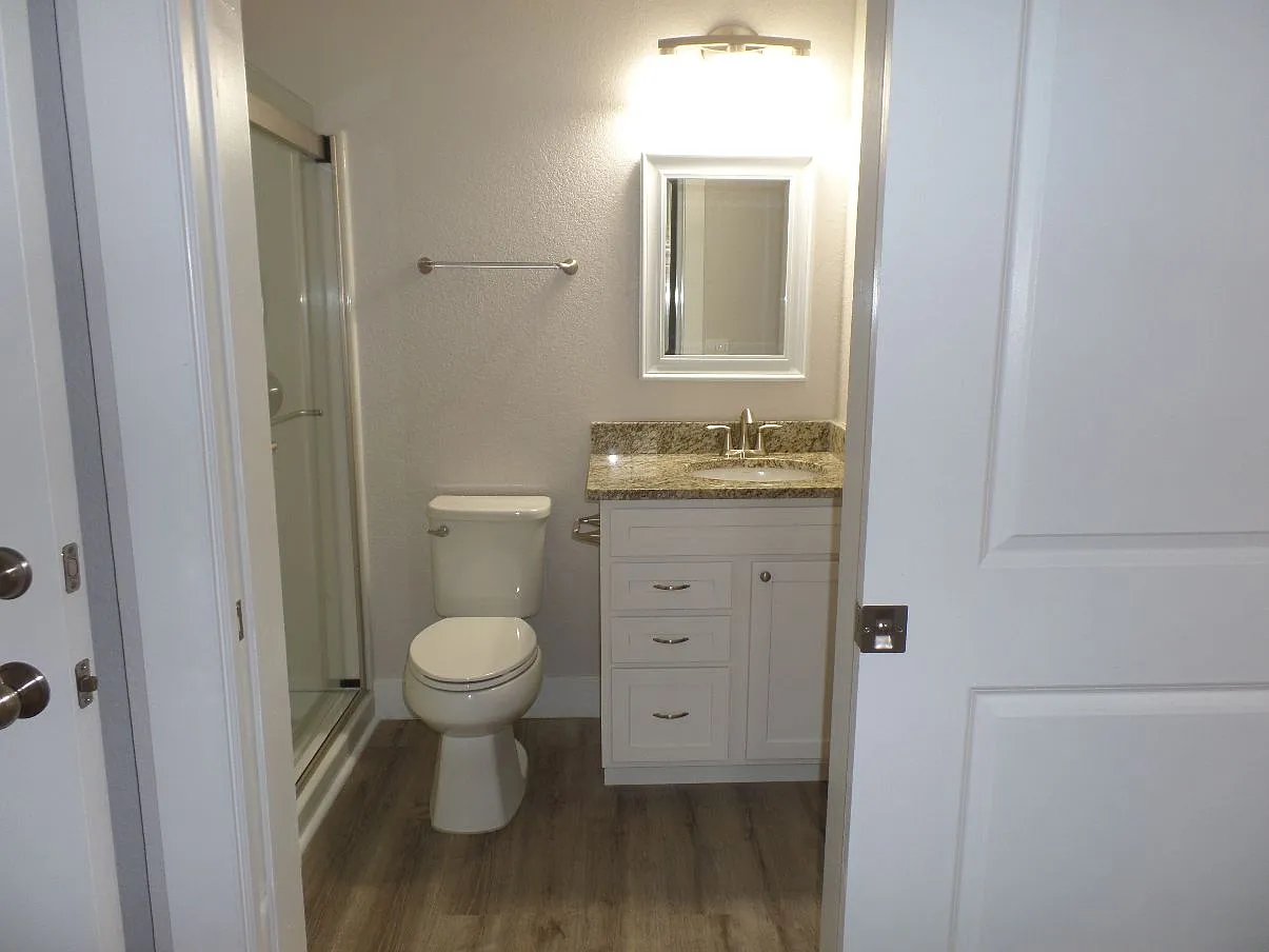 Studio, 400 sqft, $1,400 — Photo 3