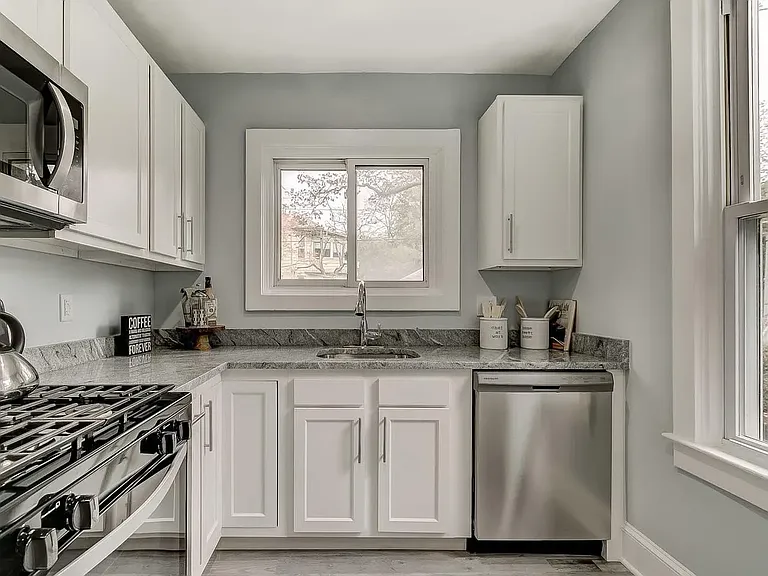4813 Crowson Ave — Photo 6