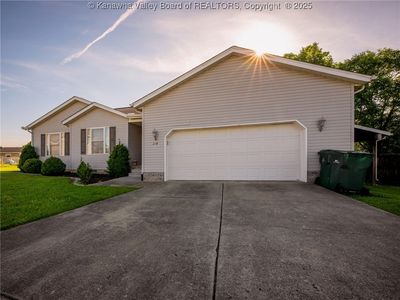 218 Nicole Dr, Hurricane, WV, 25526