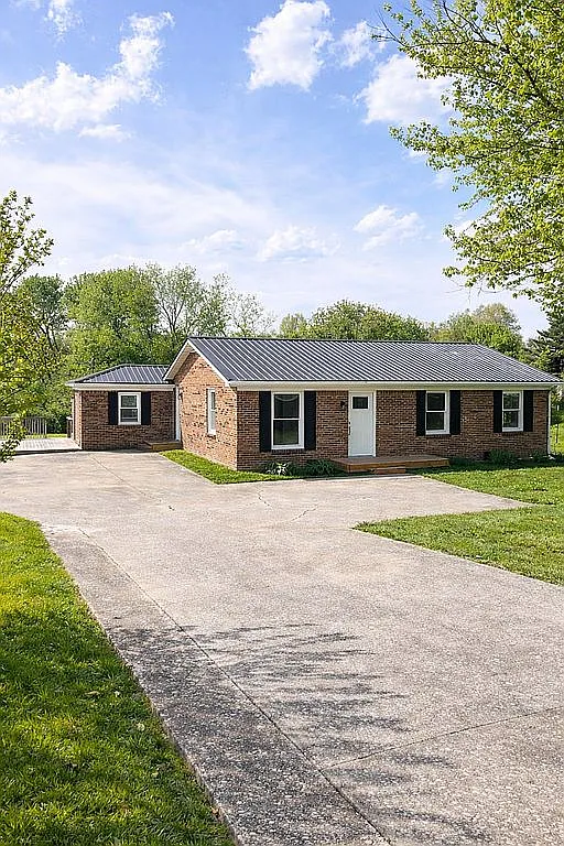 101 Demerson Ln photo 1
