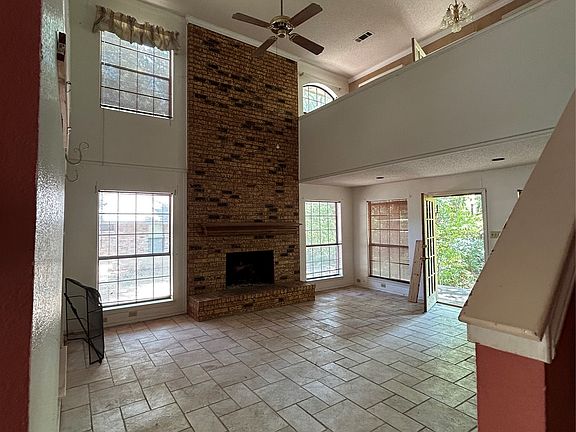 5th image of 544 Renee Ln