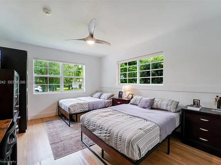 1556 Catalonia Ave — Photo 11