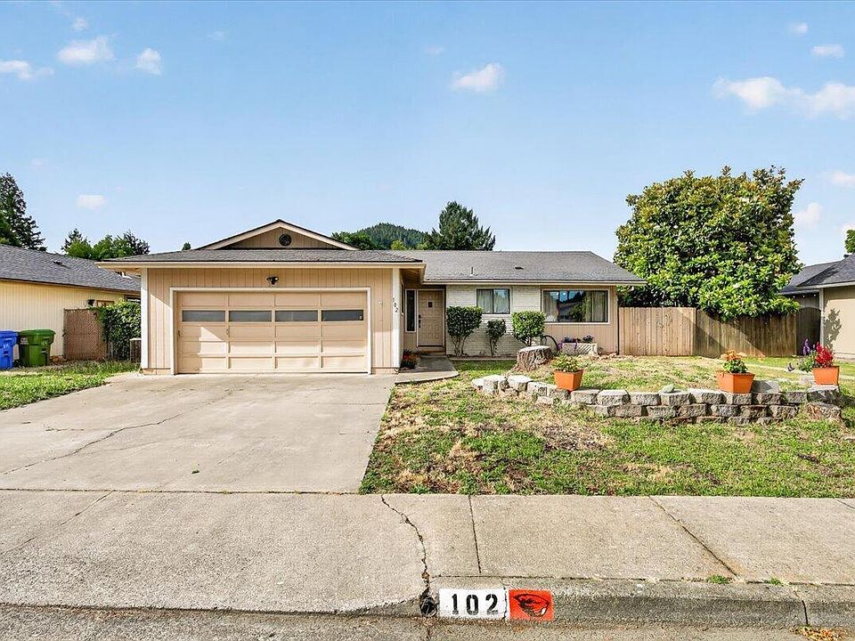 1st image of 102 Hickory Dr