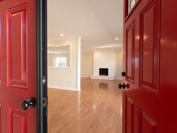 5th image of 319 Dana Point Ave