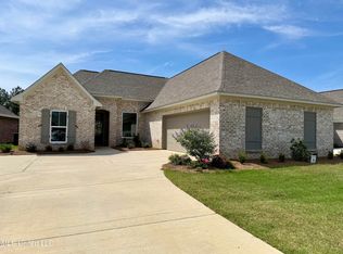 203 Wethersfield Dr, Florence, MS 39073