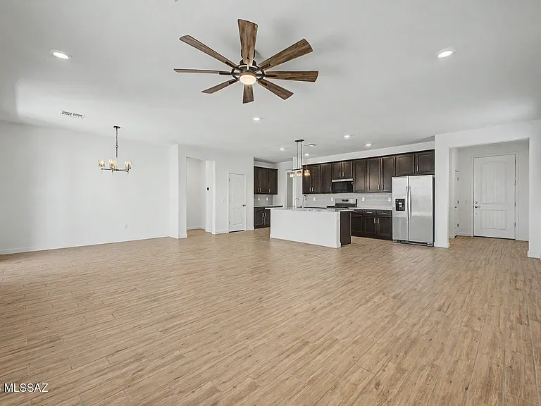 2177 W Desert Topaz Way — Photo 9