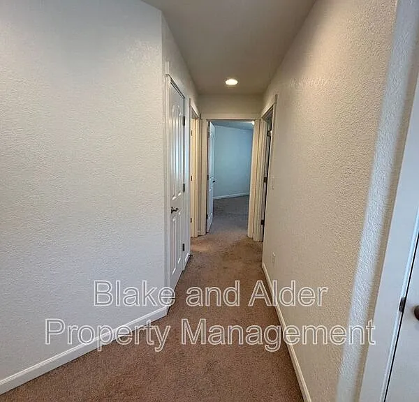 345 Norway St NE — Photo 26