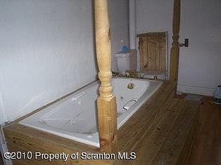 2nd image of 118 Main St