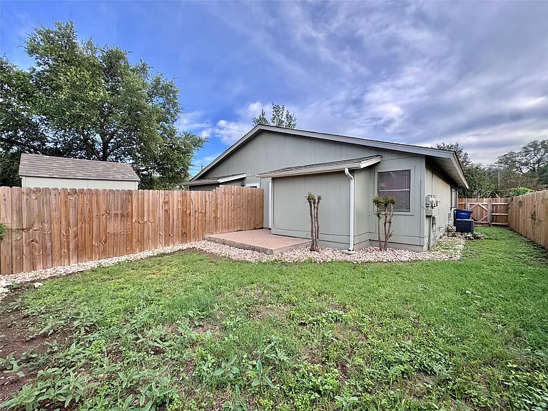 2110 Blue Meadow Dr #A — Photo 32