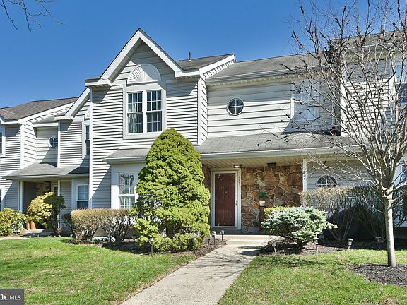 2nd image of 2205 Ash Grove Rd