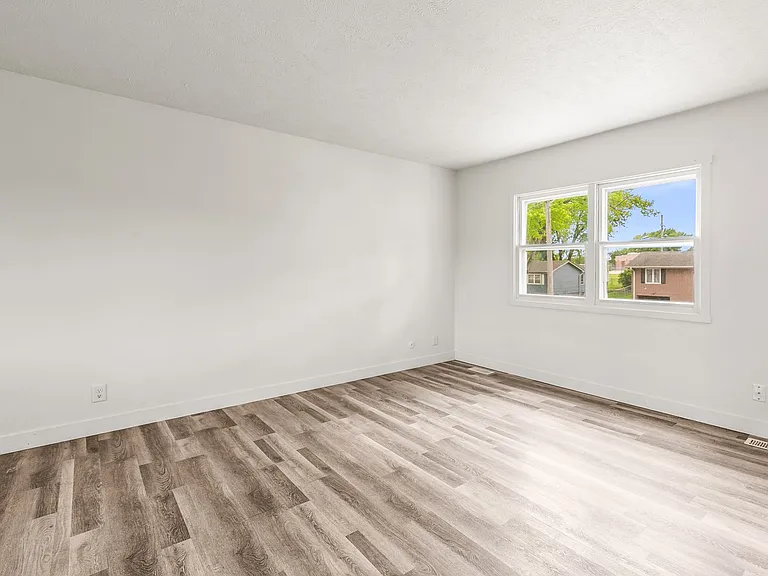 7209 S 78th St — Photo 22