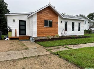 244 3rd Ave E, Gravelbourg, SK S0H1X0