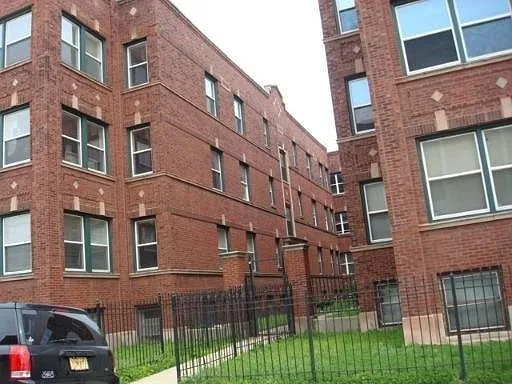 822 E 44th St #1 — Photo 1