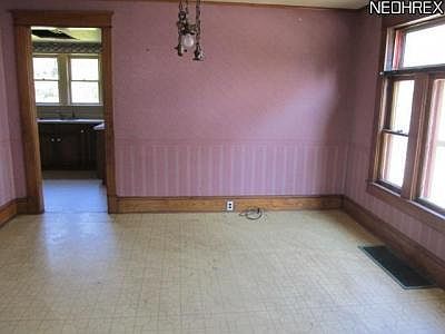 4th image of 30 Earl St