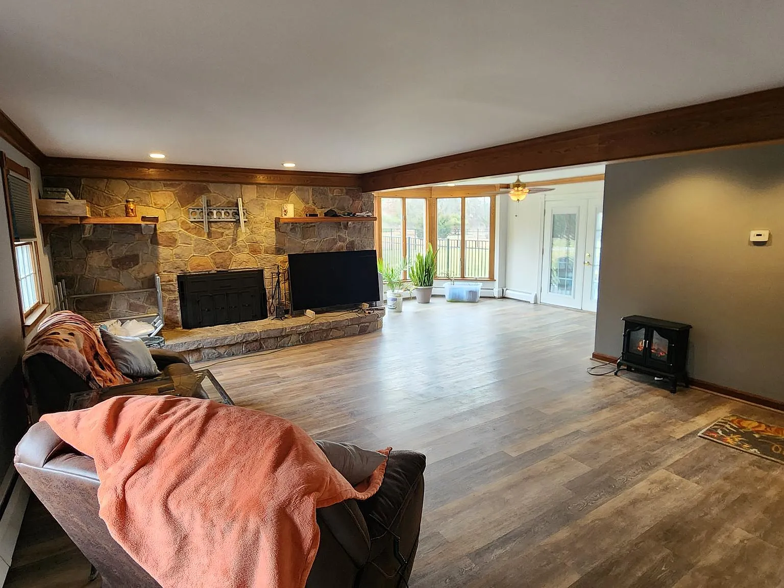 4 bed, 2.5 bath, 2656 sqft, $3,800 — Photo 3