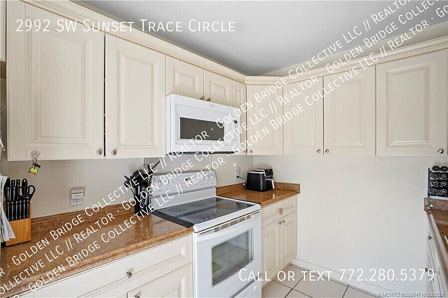1st image of 2992 SW Sunset Trace Cir