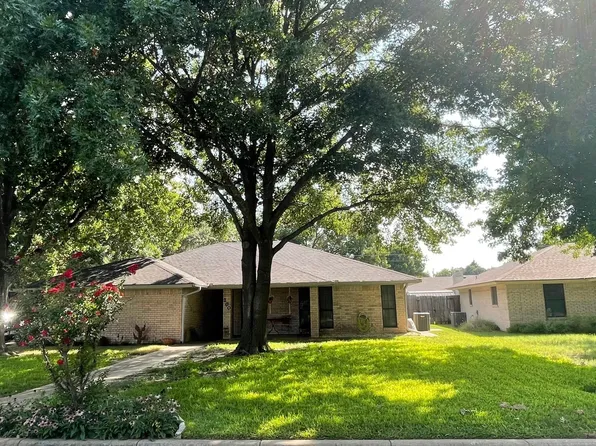 200 Maple Ln, Stephenville, TX 76401