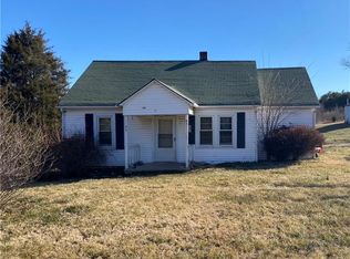 1084 Perch Rd, Pinnacle, NC 27043