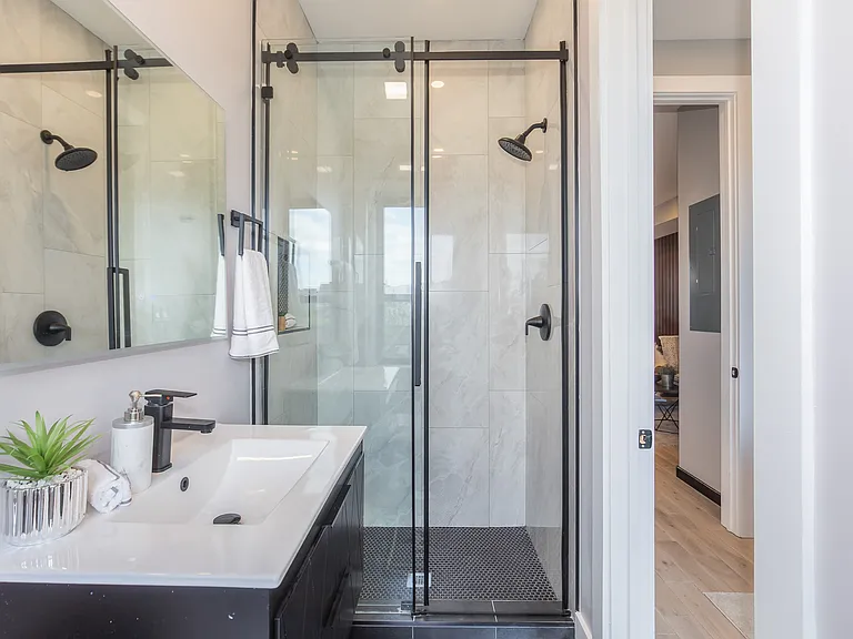 1332 G St SE #3 — Photo 11
