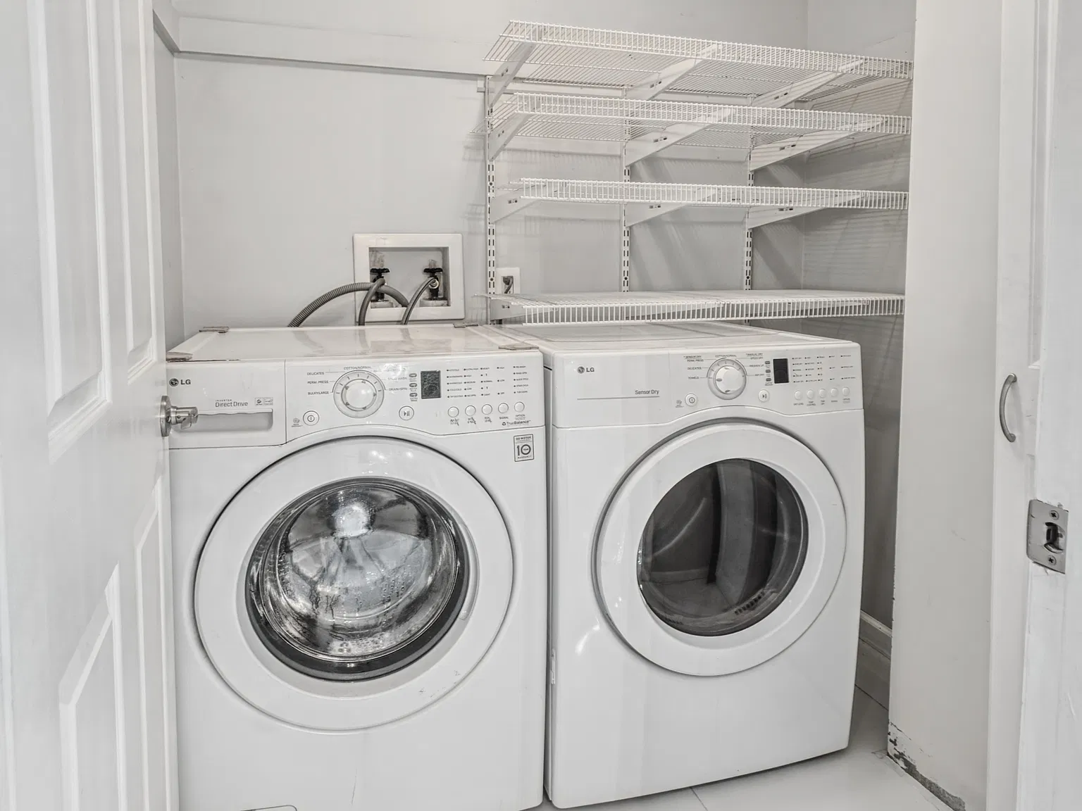 3 bed, 2083 sqft, $3,200 — Photo 3