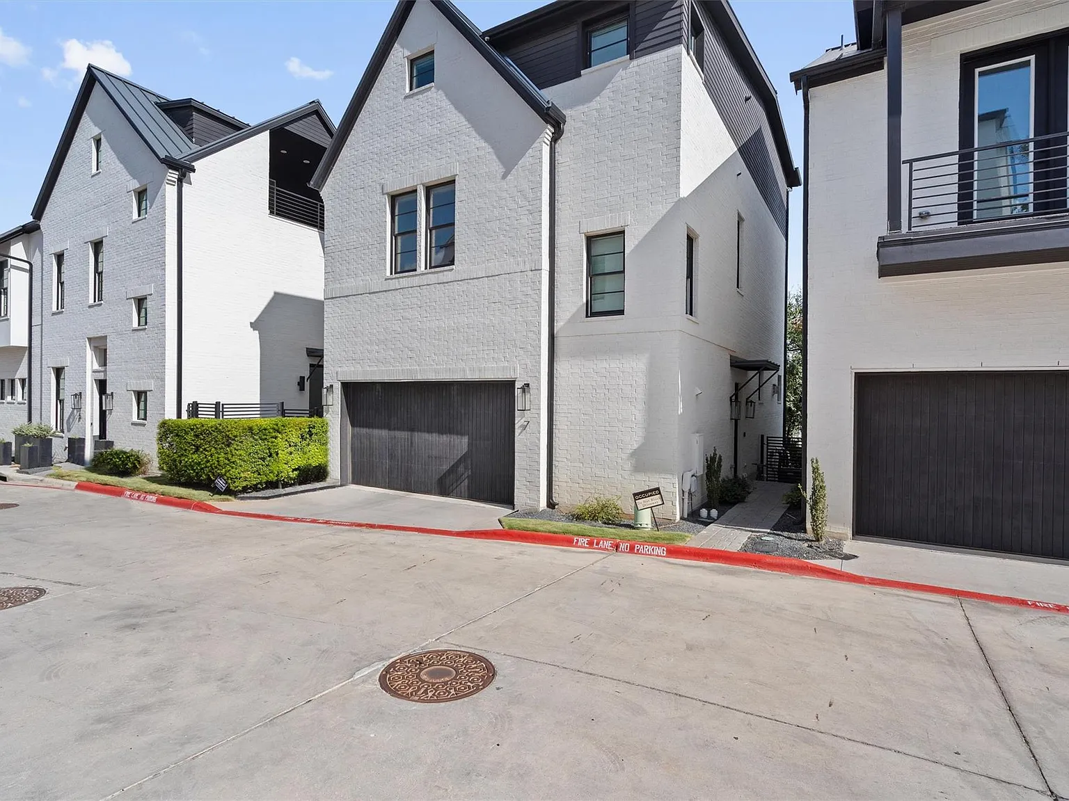 4 bed, 4.5 bath, 3159 sqft, $18,000 — Photo 3