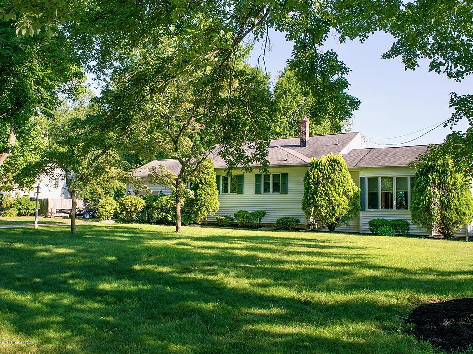 1st image of 10 Acker Dr