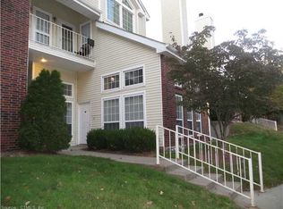 210 Carriage Crossing Ln, Middletown, CT 06457