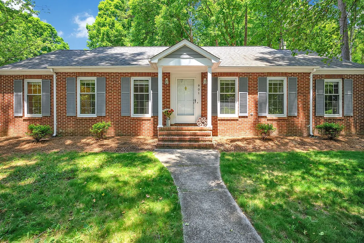 Building Photo - 901 Winter Wood Dr