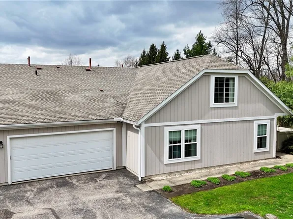 318 Millennium Dr, Tallmadge, OH 44278