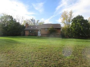33250 N Valley View Dr, Round Lake, IL 60073