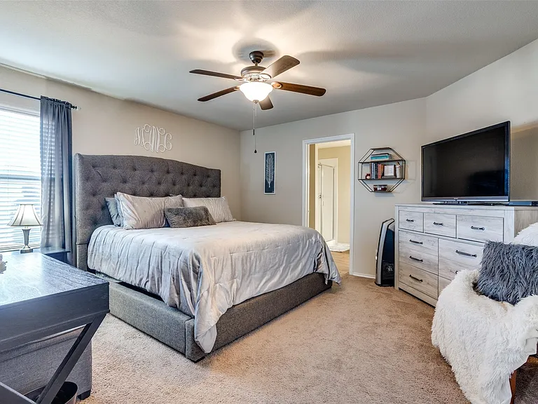1606 Meadow Creek Dr — Photo 18