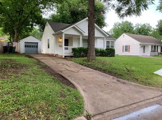 3705 SW Churchill Rd, Topeka, KS 66604