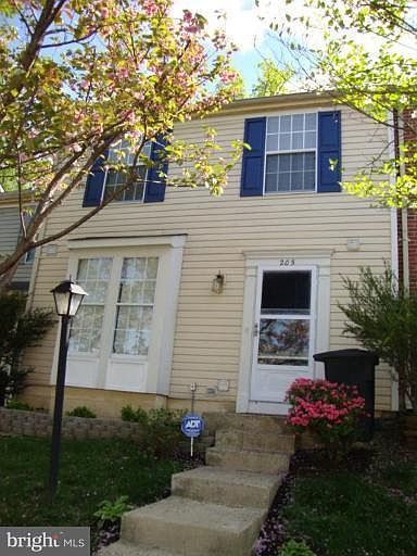 1st image of 205 Independence Dr