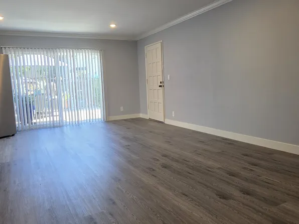 13751 Oxnard St #100, Van Nuys, CA 91401