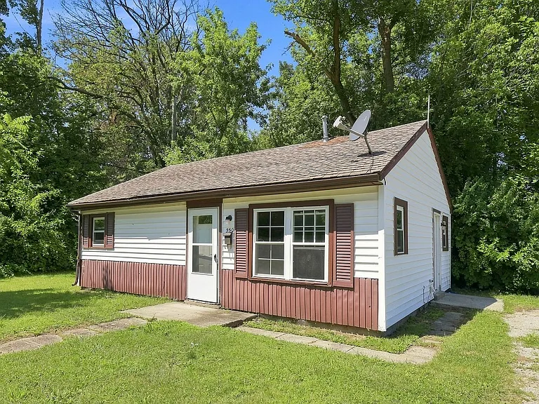 550 Hensel Ave — Photo 2
