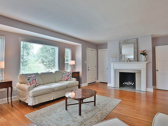3rd image of 2521 Wendell Ave